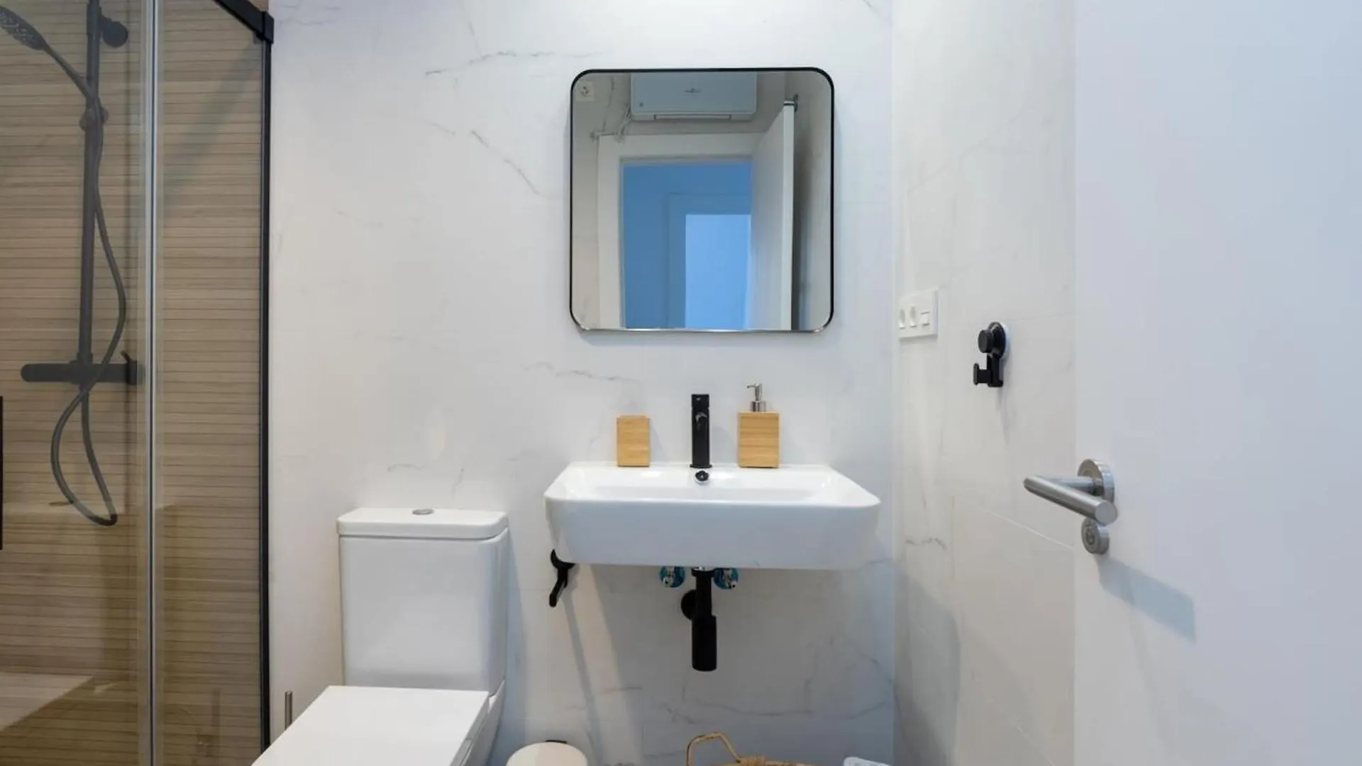 Bright And Elegant Gran Via Apartments Granada Spain