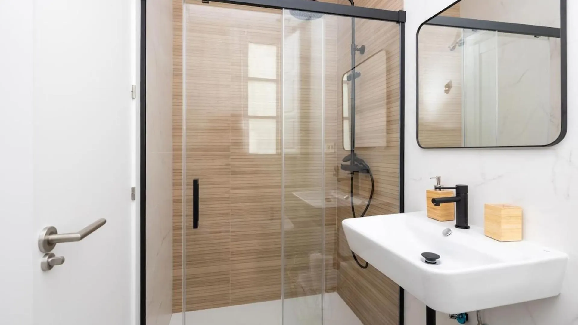 Bright And Elegant Gran Via Apartments Granada