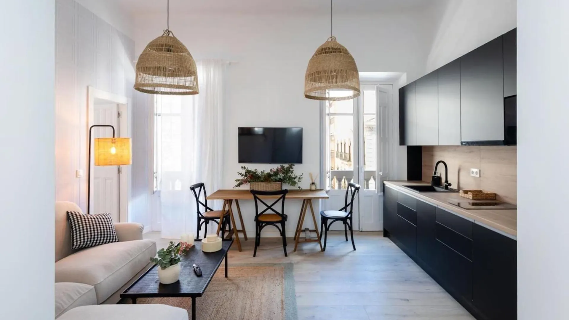Bright And Elegant Gran Via Apartments Granada Spain